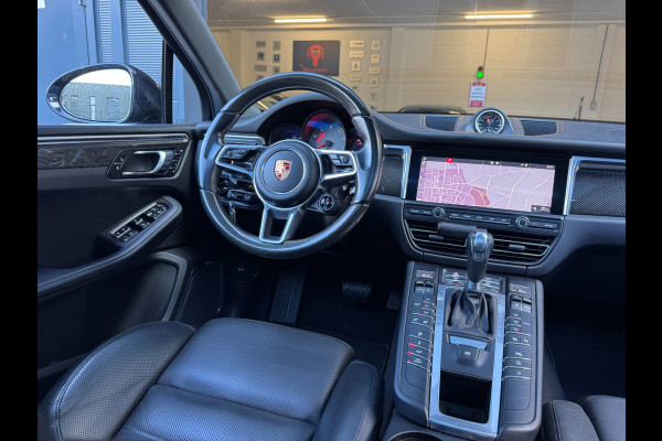 Porsche Macan 3.0 S / KERAMISCH / BURMESTER / 360 CAM / CARBON / 21 INCH / PANO / LUCHTVERING / TREKHAAK ELEKTR. / STOELVENT. !