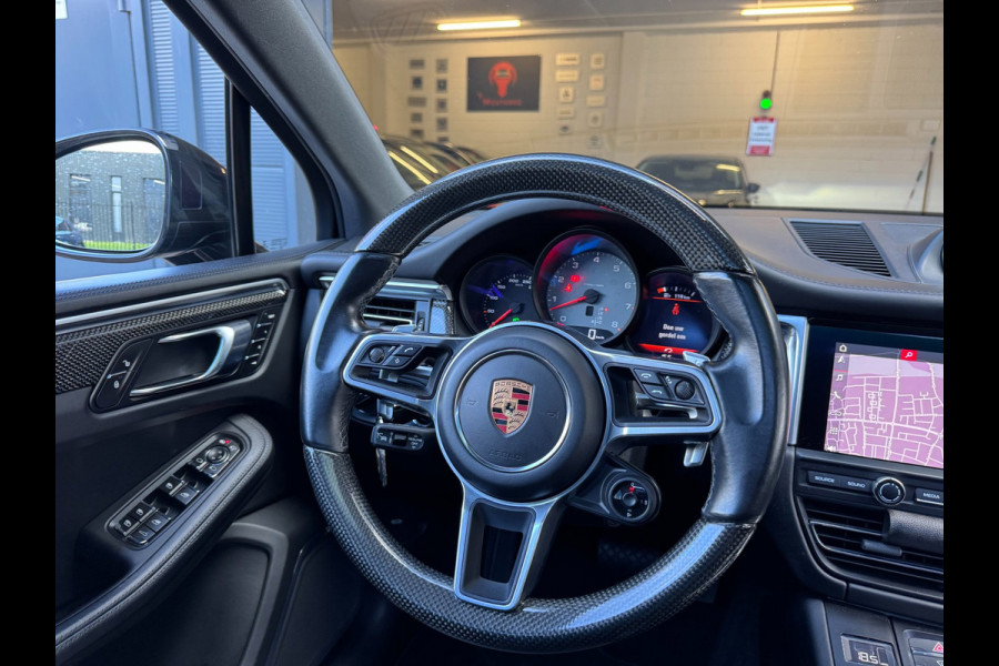 Porsche Macan 3.0 S / KERAMISCH / BURMESTER / 360 CAM / CARBON / 21 INCH / PANO / LUCHTVERING / TREKHAAK ELEKTR. / STOELVENT. !