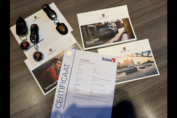 Porsche Macan 3.0 S / KERAMISCH / BURMESTER / 360 CAM / CARBON / 21 INCH / PANO / LUCHTVERING / TREKHAAK ELEKTR. / STOELVENT. !