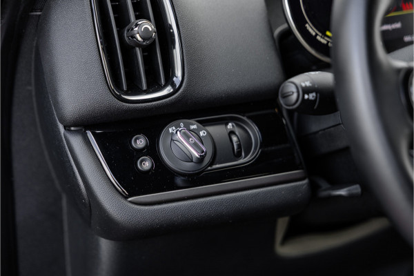 MINI Countryman 1.5 Cooper S E ALL4 Leder / Camera / 18 inch / Carplay