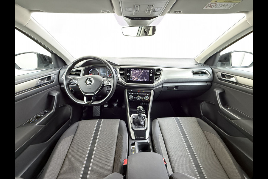 Volkswagen T-Roc 1.5TSI 150PK Sport Adap.Cruise Two Tone lak Navi Camera Stoelverwarming Apple Carplay Android Auto Privacy Glas Led Lmv Isofix Bluetooth Pdc