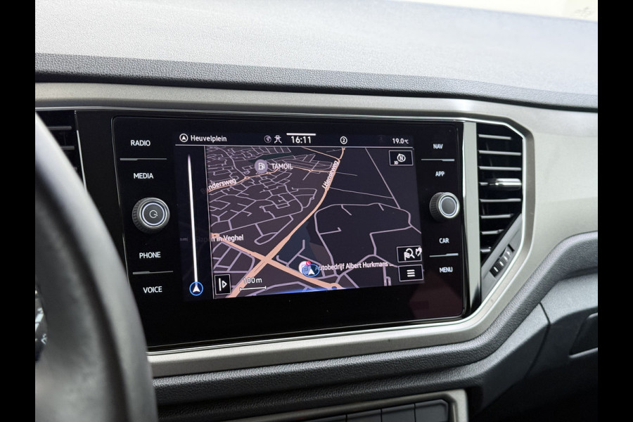 Volkswagen T-Roc 1.5TSI 150PK Sport Adap.Cruise Two Tone lak Navi Camera Stoelverwarming Apple Carplay Android Auto Privacy Glas Led Lmv Isofix Bluetooth Pdc