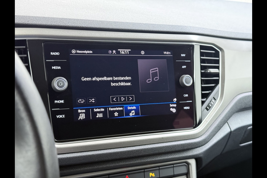 Volkswagen T-Roc 1.5TSI 150PK Sport Adap.Cruise Two Tone lak Navi Camera Stoelverwarming Apple Carplay Android Auto Privacy Glas Led Lmv Isofix Bluetooth Pdc