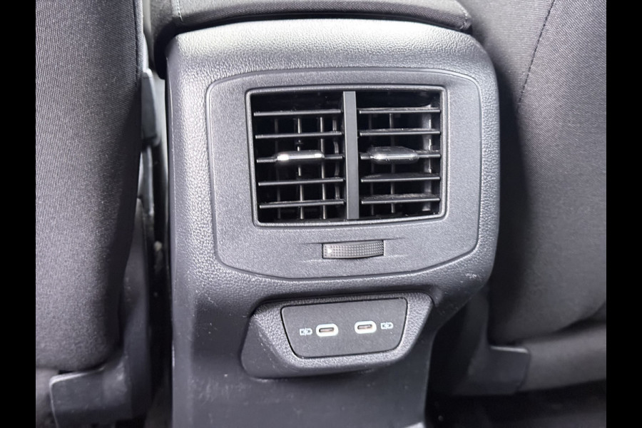 Volkswagen T-Roc 1.5TSI 150PK Sport Adap.Cruise Two Tone lak Navi Camera Stoelverwarming Apple Carplay Android Auto Privacy Glas Led Lmv Isofix Bluetooth Pdc