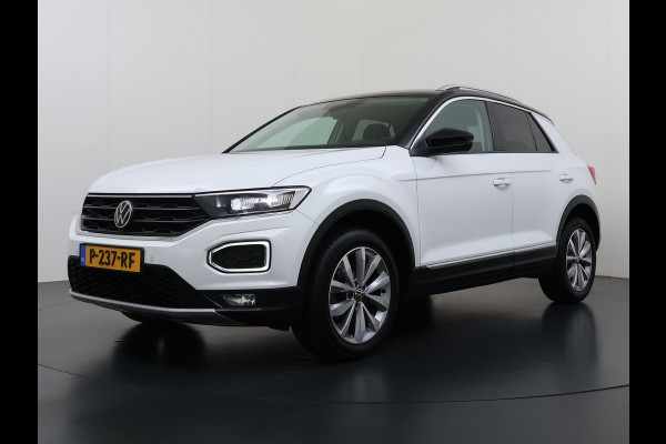 Volkswagen T-Roc 1.5TSI 150PK Sport Adap.Cruise Two Tone lak Navi Camera Stoelverwarming Apple Carplay Android Auto Privacy Glas Led Lmv Isofix Bluetooth Pdc