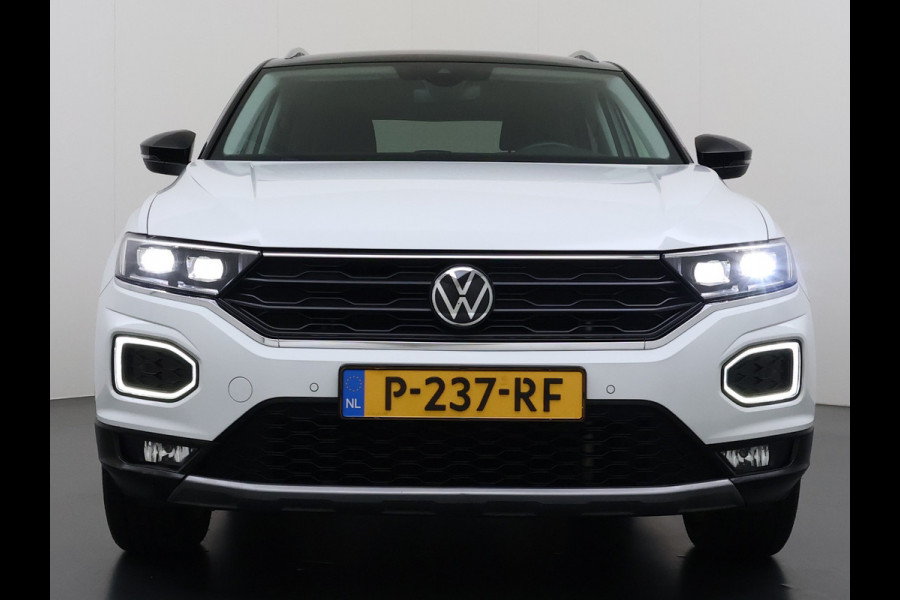 Volkswagen T-Roc 1.5TSI 150PK Sport Adap.Cruise Two Tone lak Navi Camera Stoelverwarming Apple Carplay Android Auto Privacy Glas Led Lmv Isofix Bluetooth Pdc