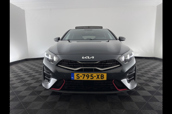 Kia ProCeed 1.6 T-GDi GT (INCL.BTW) *PANO | LEATHER-MICROFIBRE | FULL-LED | MEMORY-PACK | JBL-SOUND | ADAPTIVE-CRUISE | BLIND-SPOT | HEATED-SPORTSEATS | CAMERA | KEYLESS | DIGI-COCKPIT | NAVI-FULLMAP | PRIVACY-GLASS