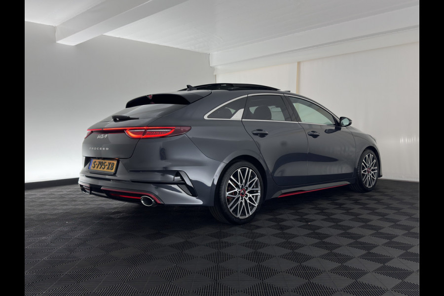 Kia ProCeed 1.6 T-GDi GT (INCL.BTW) *PANO | LEATHER-MICROFIBRE | FULL-LED | MEMORY-PACK | JBL-SOUND | ADAPTIVE-CRUISE | BLIND-SPOT | HEATED-SPORTSEATS | CAMERA | KEYLESS | DIGI-COCKPIT | NAVI-FULLMAP | PRIVACY-GLASS