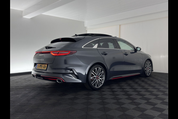 Kia ProCeed 1.6 T-GDi GT (INCL.BTW) *PANO | LEATHER-MICROFIBRE | FULL-LED | MEMORY-PACK | JBL-SOUND | ADAPTIVE-CRUISE | BLIND-SPOT | HEATED-SPORTSEATS | CAMERA | KEYLESS | DIGI-COCKPIT | NAVI-FULLMAP | PRIVACY-GLASS