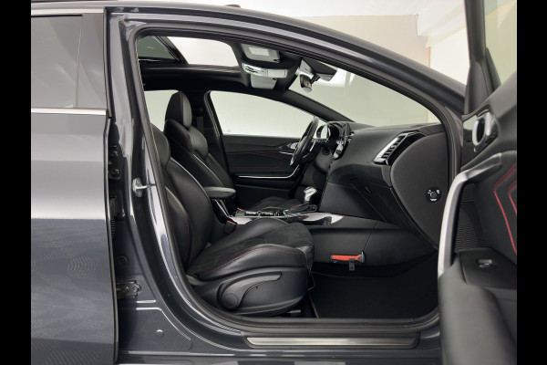 Kia ProCeed 1.6 T-GDi GT (INCL.BTW) *PANO | LEATHER-MICROFIBRE | FULL-LED | MEMORY-PACK | JBL-SOUND | ADAPTIVE-CRUISE | BLIND-SPOT | HEATED-SPORTSEATS | CAMERA | KEYLESS | DIGI-COCKPIT | NAVI-FULLMAP | PRIVACY-GLASS