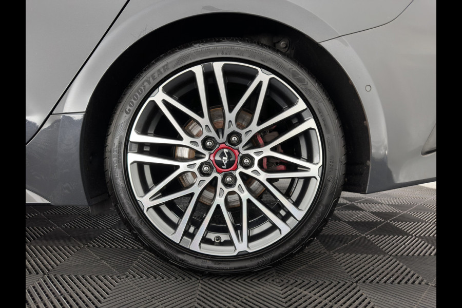 Kia ProCeed 1.6 T-GDi GT (INCL.BTW) *PANO | LEATHER-MICROFIBRE | FULL-LED | MEMORY-PACK | JBL-SOUND | ADAPTIVE-CRUISE | BLIND-SPOT | HEATED-SPORTSEATS | CAMERA | KEYLESS | DIGI-COCKPIT | NAVI-FULLMAP | PRIVACY-GLASS
