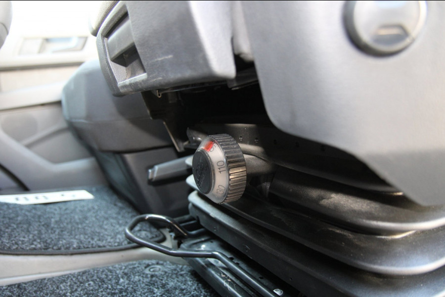 Volkswagen Crafter 35 2.0 TDI L3H3 DC / 6 pers / AUTOMAAT / Trekhaak / Camera