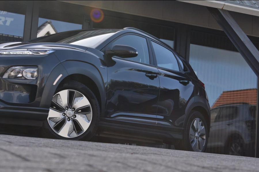 Hyundai Kona EV Comfort 64 kWh SOH 99% | NAP | CAMERA | APPLE CARPLAY | ANDROID AUTO | ADAPT. CRUISE CONTROLE