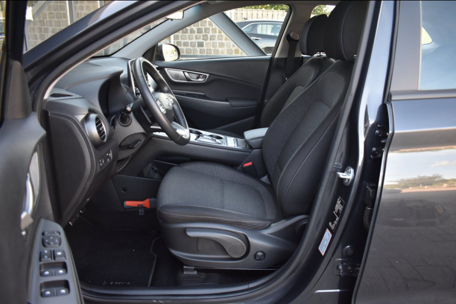 Hyundai Kona EV Comfort 64 kWh SOH 99% | NAP | CAMERA | APPLE CARPLAY | ANDROID AUTO | ADAPT. CRUISE CONTROLE