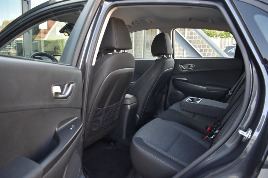 Hyundai Kona EV Comfort 64 kWh SOH 99% | NAP | CAMERA | APPLE CARPLAY | ANDROID AUTO | ADAPT. CRUISE CONTROLE