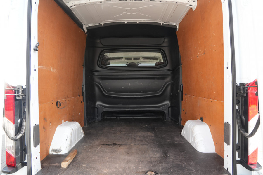 Ford Transit 350 2.0 TDCI L3H2 Trend DC 165pk - 6 Zits - Trekhaak - Cruise - Camera - Stoelverwarming - Bluetooth - Rijklaar