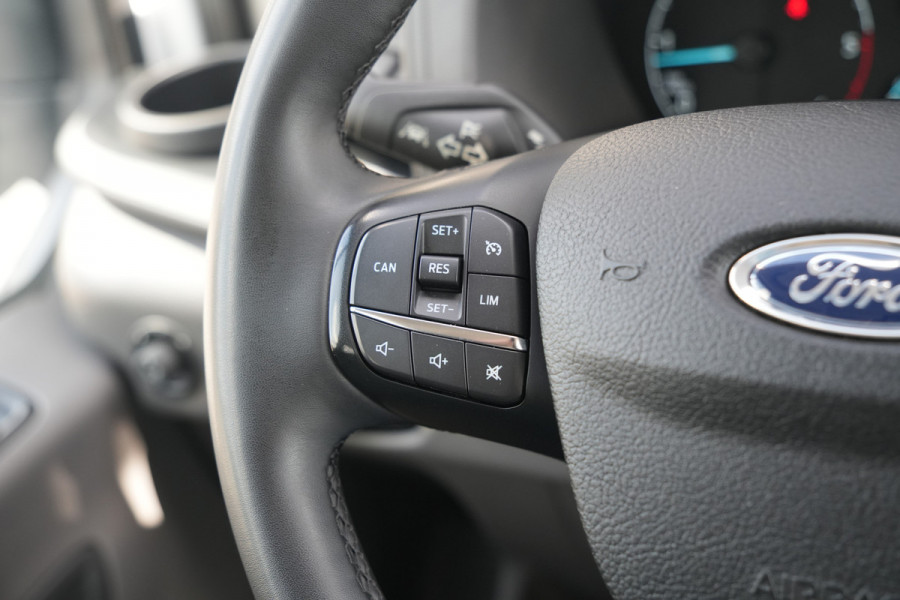 Ford Transit 350 2.0 TDCI L3H2 Trend DC 165pk - 6 Zits - Trekhaak - Cruise - Camera - Stoelverwarming - Bluetooth - Rijklaar