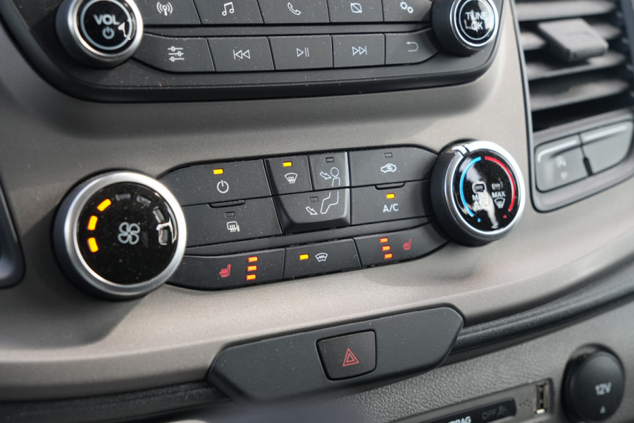 Ford Transit 350 2.0 TDCI L3H2 Trend DC 165pk - 6 Zits - Trekhaak - Cruise - Camera - Stoelverwarming - Bluetooth - Rijklaar