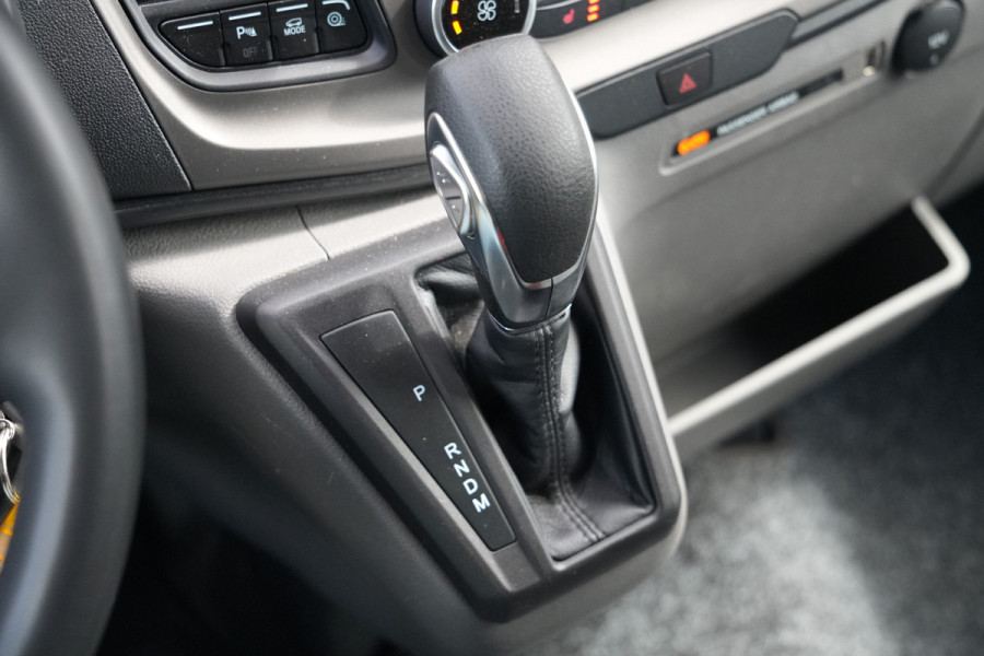 Ford Transit 350 2.0 TDCI L3H2 Trend DC 165pk - 6 Zits - Trekhaak - Cruise - Camera - Stoelverwarming - Bluetooth - Rijklaar