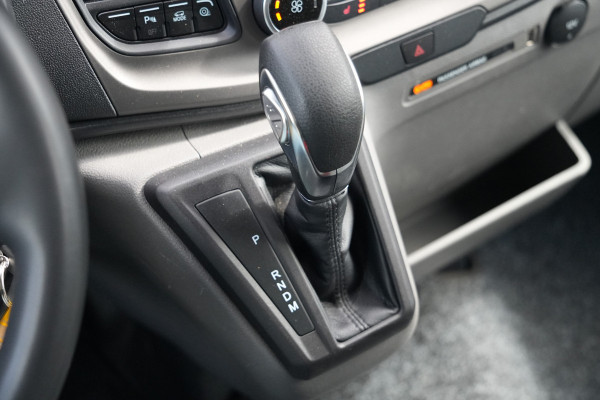 Ford Transit 350 2.0 TDCI L3H2 Trend DC 165pk - 6 Zits - Trekhaak - Cruise - Camera - Stoelverwarming - Bluetooth - Rijklaar