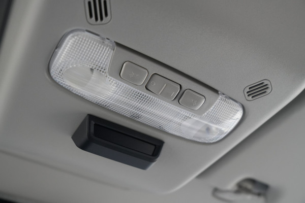 Ford Transit 350 2.0 TDCI L3H2 Trend DC 165pk - 6 Zits - Trekhaak - Cruise - Camera - Stoelverwarming - Bluetooth - Rijklaar