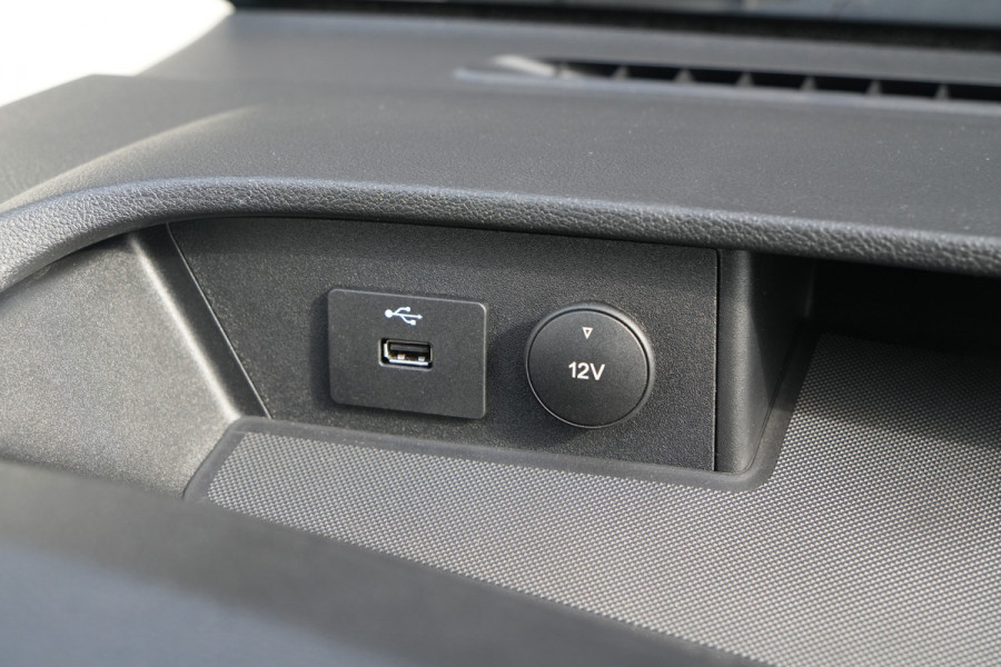 Ford Transit 350 2.0 TDCI L3H2 Trend DC 165pk - 6 Zits - Trekhaak - Cruise - Camera - Stoelverwarming - Bluetooth - Rijklaar