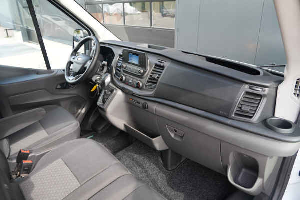 Ford Transit 350 2.0 TDCI L3H2 Trend DC 165pk - 6 Zits - Trekhaak - Cruise - Camera - Stoelverwarming - Bluetooth - Rijklaar