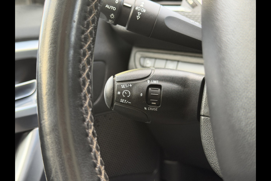 Peugeot 2008 BWJ 2019 | 1.2 111PK Allure | NWE DISTRIBUTIE | TREKHAAK | PANO | NAVI | CAMERA | CLIMA | CRUISE | PDC |