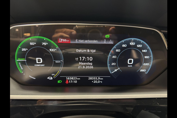 Audi e-tron e-tron 50 quattro Launch edition Black | Pano | S-Line | 22"| Geheugen | 71 KWH | Camera | Nette staat