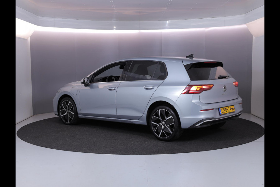 Volkswagen Golf 1.5 eHybrid 50 Edition 204pk| Camera| 18'LM-velgen| Voorstoelen met massage en verwarmd