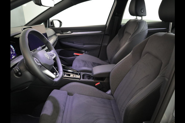 Volkswagen Golf 1.5 eHybrid 50 Edition 204pk| Camera| 18'LM-velgen| Voorstoelen met massage en verwarmd