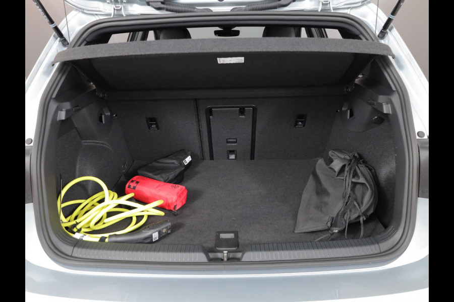 Volkswagen Golf 1.5 eHybrid 50 Edition 204pk| Camera| 18'LM-velgen| Voorstoelen met massage en verwarmd