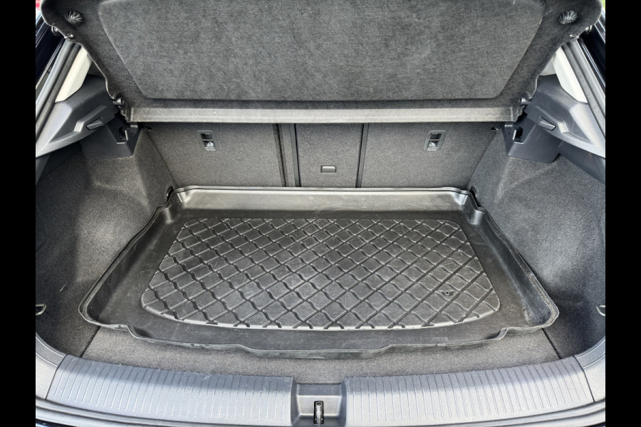 Volkswagen T-Roc 1.5 TSI 150PK DSG STYLE BUSINESS NAVI/IQ.LIGHT/TREKHAAK