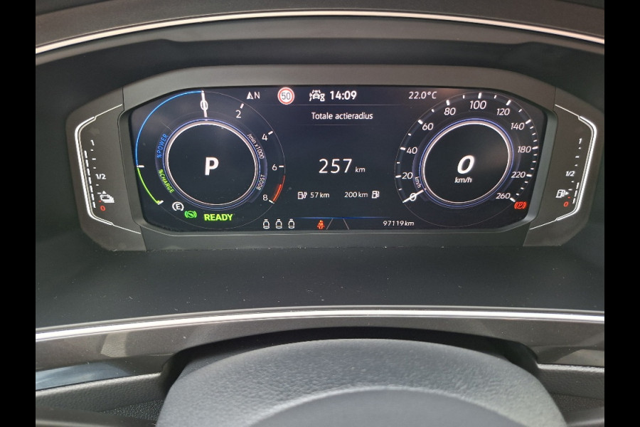 Volkswagen Tiguan 1.4 TSI eHybrid LIFE PHEV * Navigatiesysteem * Parkeercamera * Elektrische achterklep *