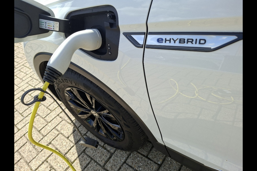 Volkswagen Tiguan 1.4 TSI eHybrid LIFE PHEV * Navigatiesysteem * Parkeercamera * Elektrische achterklep *