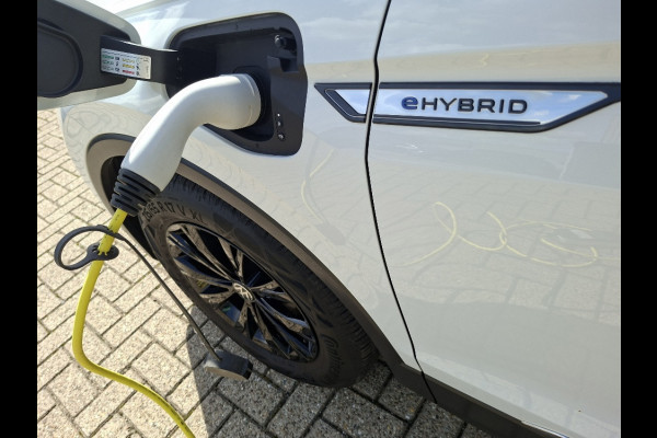 Volkswagen Tiguan 1.4 TSI eHybrid LIFE PHEV * Navigatiesysteem * Parkeercamera * Elektrische achterklep *