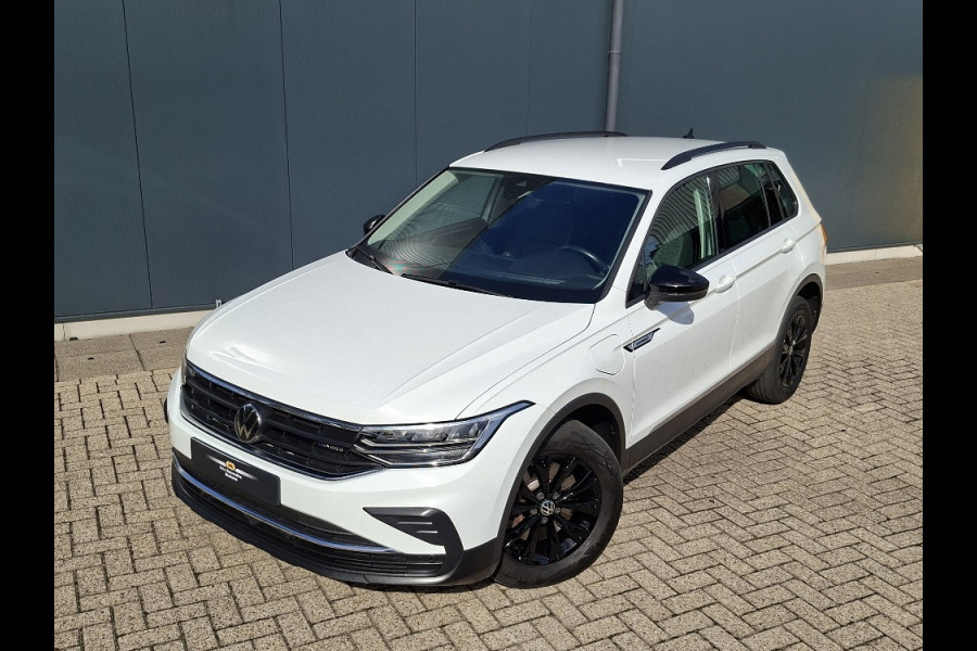 Volkswagen Tiguan 1.4 TSI eHybrid LIFE PHEV * Navigatiesysteem * Parkeercamera * Elektrische achterklep *