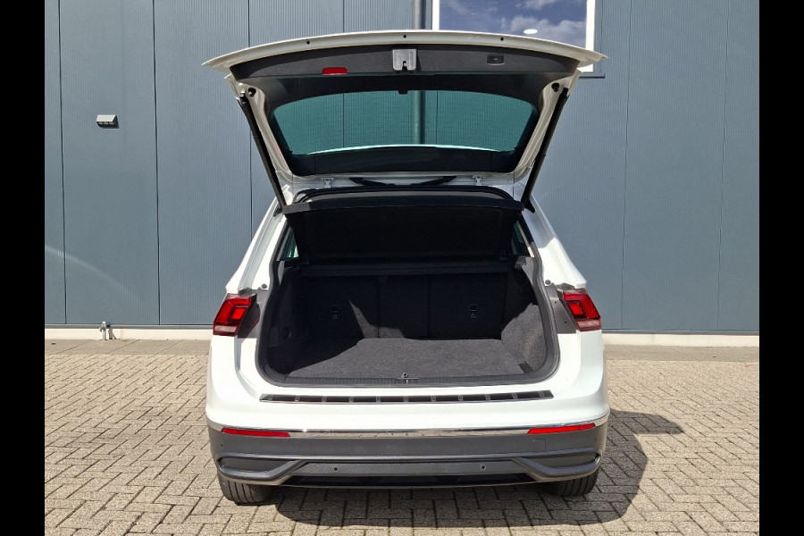 Volkswagen Tiguan 1.4 TSI eHybrid LIFE PHEV * Navigatiesysteem * Parkeercamera * Elektrische achterklep *