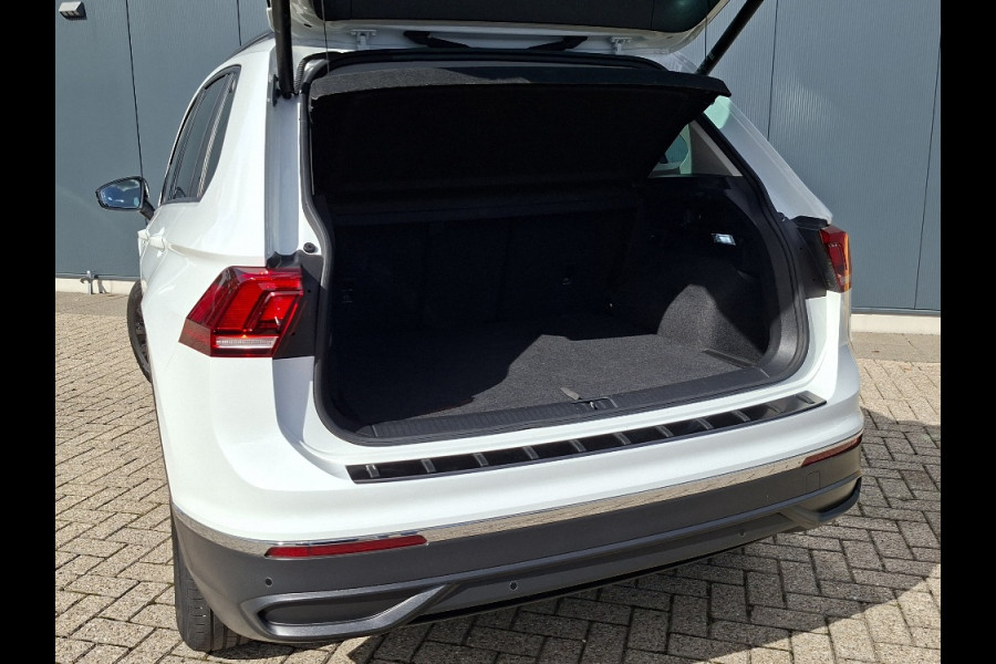 Volkswagen Tiguan 1.4 TSI eHybrid LIFE PHEV * Navigatiesysteem * Parkeercamera * Elektrische achterklep *