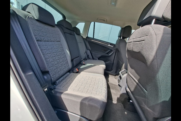 Volkswagen Tiguan 1.4 TSI eHybrid LIFE PHEV * Navigatiesysteem * Parkeercamera * Elektrische achterklep *