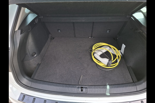 Volkswagen Tiguan 1.4 TSI eHybrid LIFE PHEV * Navigatiesysteem * Parkeercamera * Elektrische achterklep *