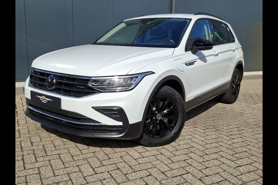 Volkswagen Tiguan 1.4 TSI eHybrid LIFE PHEV * Navigatiesysteem * Parkeercamera * Elektrische achterklep *