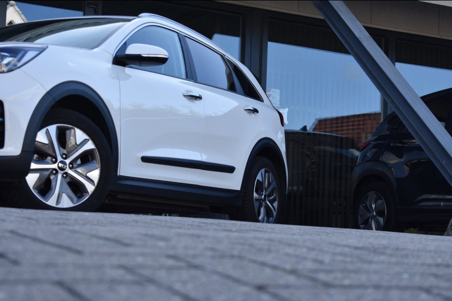 Kia e-Niro DynamicPlusLine 64 kWh | SOH 97,5% | NAP | STOELVERWARMING | CAMERA | SCHUIFKANTELDAK