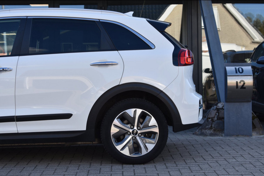 Kia e-Niro DynamicPlusLine 64 kWh | SOH 97,5% | NAP | STOELVERWARMING | CAMERA | SCHUIFKANTELDAK