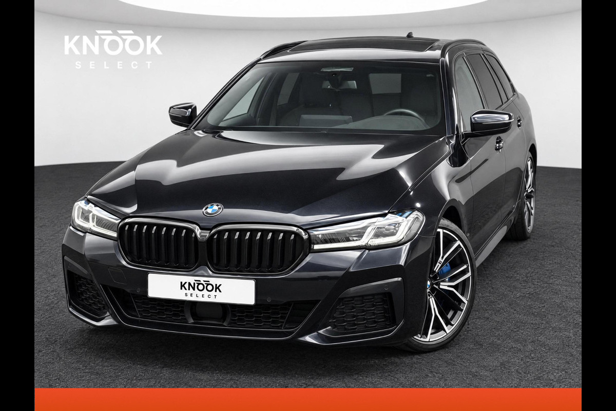 BMW 5 Serie Touring 530d High Executive M Sport Pakket Automaat / Live Cockpit Professional / Head-Up Display / Panoramadak / Laser / Adaptieve Cruise Control / Stoelverwarming / HiFi / 20 Inch / Sportstoelen voor / DAB
