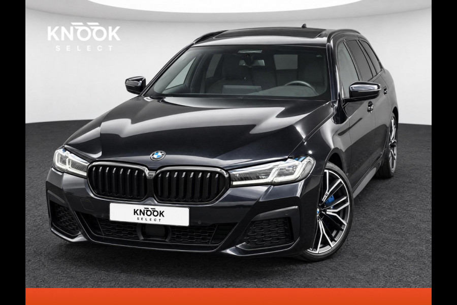 BMW 5 Serie Touring 530d High Executive M Sport Pakket Automaat / Live Cockpit Professional / Head-Up Display / Panoramadak / Laser / Adaptieve Cruise Control / Stoelverwarming / HiFi / 20 Inch / Sportstoelen voor / DAB