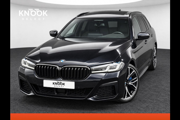 BMW 5 Serie Touring 530d High Executive M Sport Pakket Automaat / Live Cockpit Professional / Head-Up Display / Panoramadak / Laser / Adaptieve Cruise Control / Stoelverwarming / HiFi / 20 Inch / Sportstoelen voor / DAB