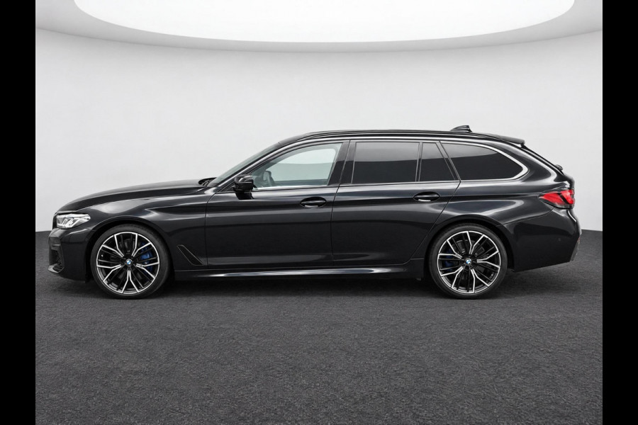 BMW 5 Serie Touring 530d High Executive M Sport Pakket Automaat / Live Cockpit Professional / Head-Up Display / Panoramadak / Laser / Adaptieve Cruise Control / Stoelverwarming / HiFi / 20 Inch / Sportstoelen voor / DAB