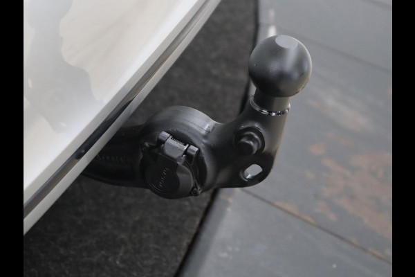 Volvo V90 2.0 B4 R-Design | Panoramadak | Leder | Stuur/stoelverwarming | Trekhaak | harman/kardon | Head-up | Adaptive cruise | 360 camera | Full LED |