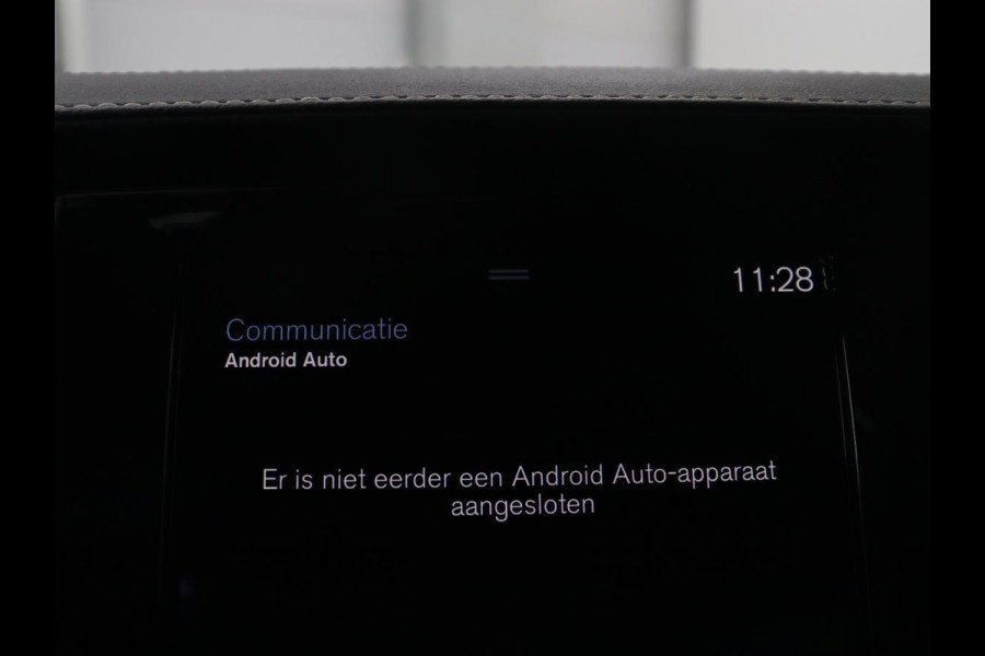 Volvo V90 2.0 B4 R-Design | Panoramadak | Leder | Stuur/stoelverwarming | Trekhaak | harman/kardon | Head-up | Adaptive cruise | 360 camera | Full LED |